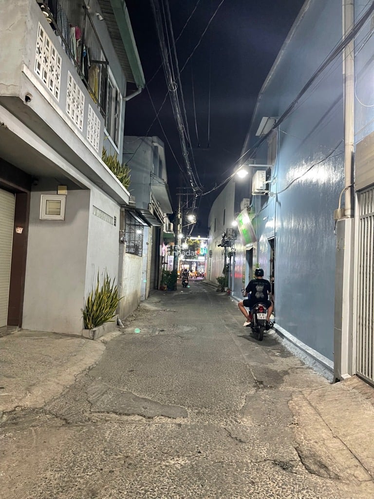 BÁN NHÀ HÒA BÌNH 105M2 6.6 TỶ HẺM XE TẢI THÔNG GẦN CÔNG VIÊN ĐẦM SEN