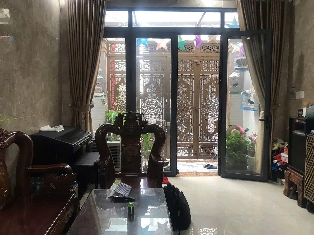 Nhà đẹp 3 tầng BTCT Trần Văn Cẩn, HXH tránh, 82m2, 4.4x15, 4PN, ở ngay