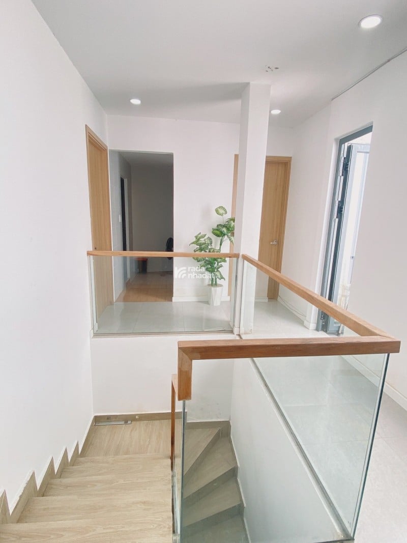 VILLA MINI GIỮA LÒNG BÌNH THẠNH 100M2 NGANG 8.1M NGUYỄN VĂN ĐẬU 8.9 TỶ