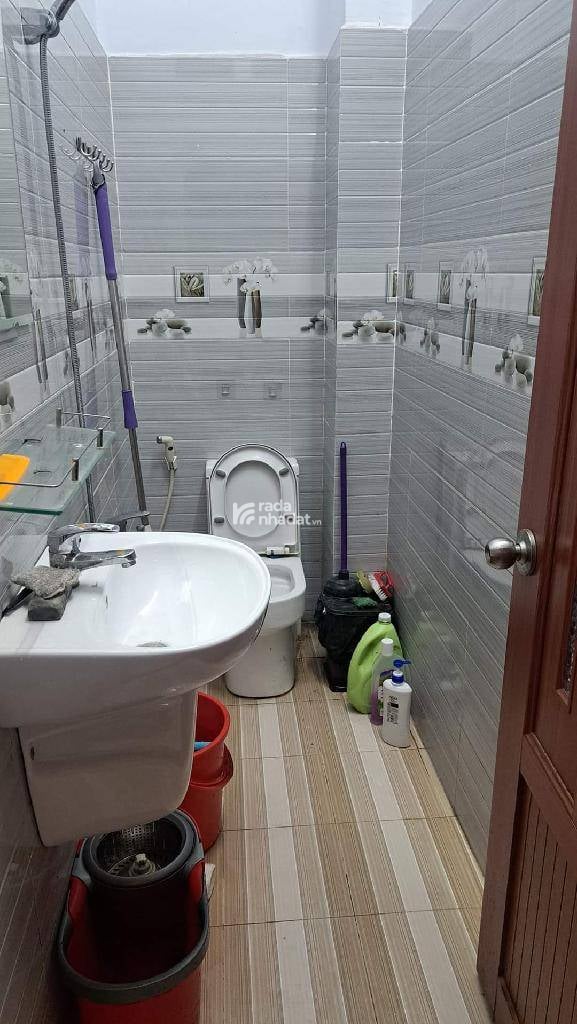 Nhà 3 tầng, 4pn, DTSD 123m2, hẻm 1041 trần xuân soạn, sát Him Lam, giá chỉ 6.95 tỷ