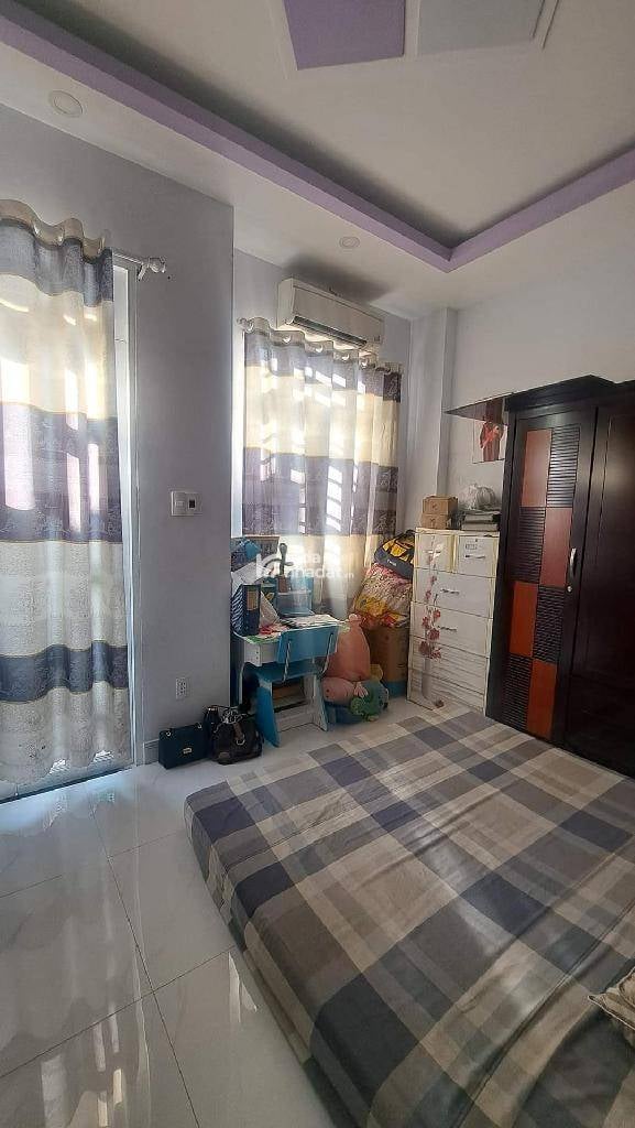 Nhà 3 tầng, 4pn, DTSD 123m2, hẻm 1041 trần xuân soạn, sát Him Lam, giá chỉ 6.95 tỷ