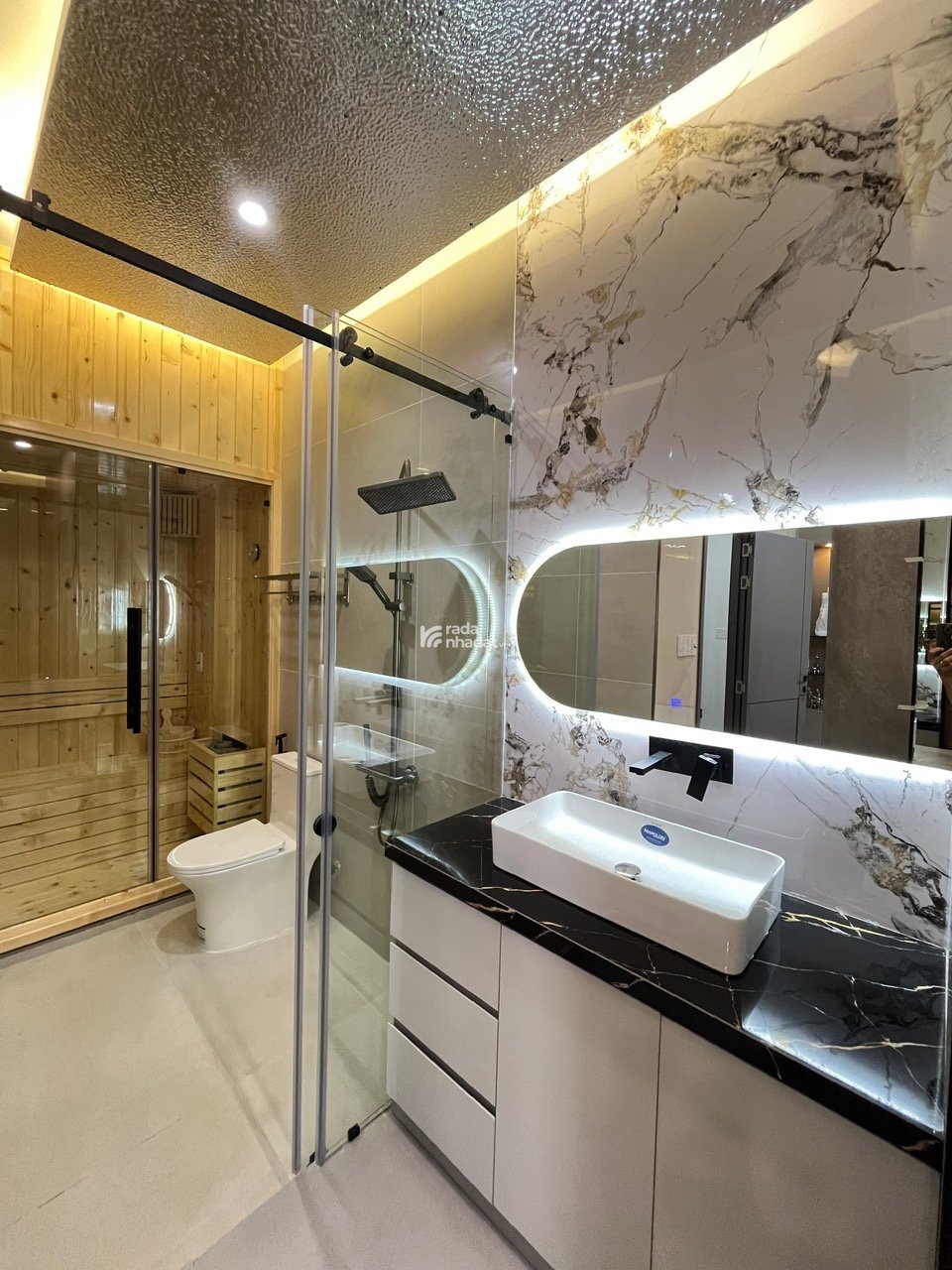 Bán gấp xuất ngoại tòa nhà 1 hầm 6 tầng đường Sư Vạn Hạnh quận 10 