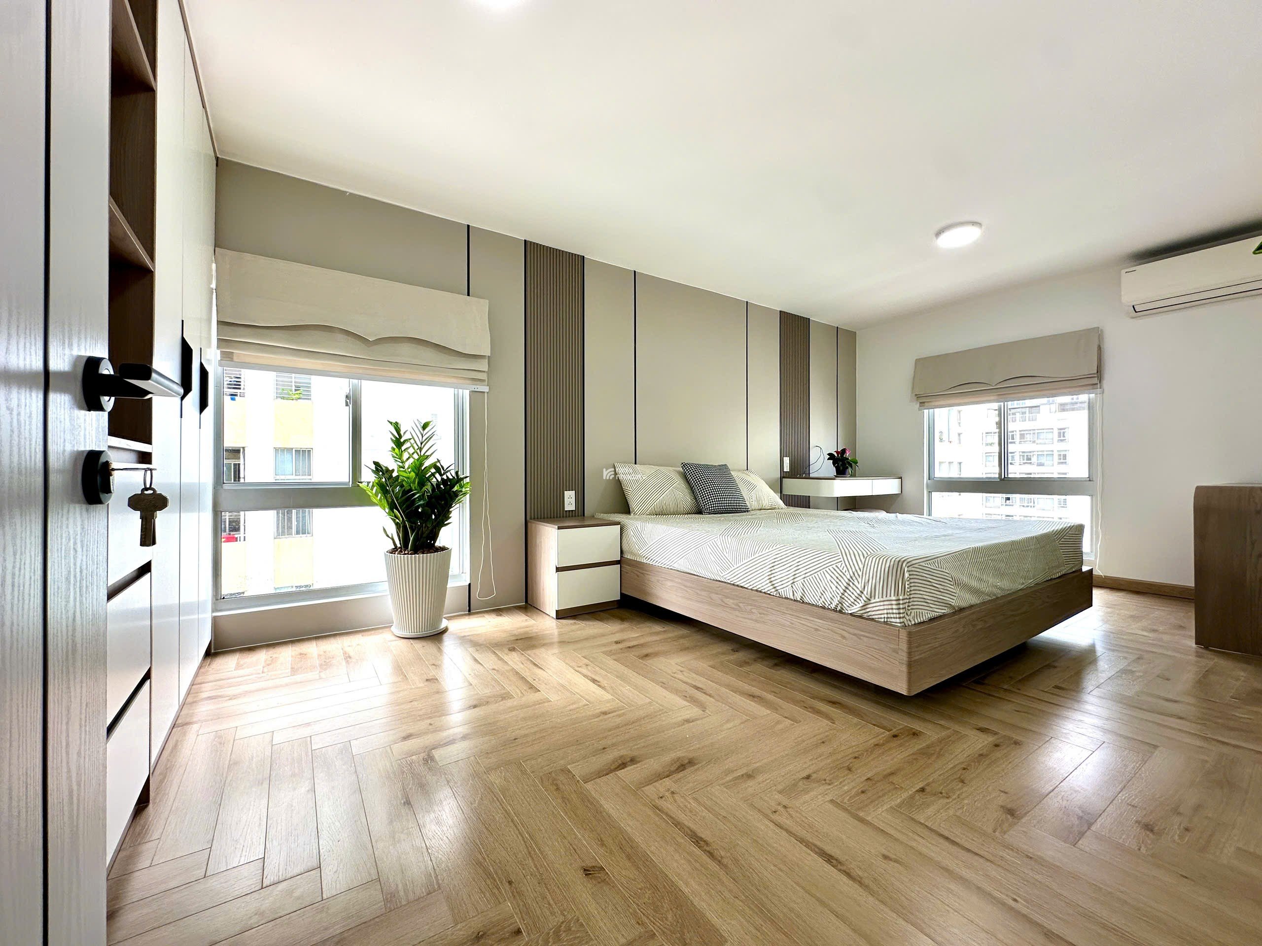 Bán nhanh căn hộ duplex sky garden 1, PMH, Q7, DT 141m2, tk 5PN nhà mới đẹp, giá chỉ 8,9 tỷ 