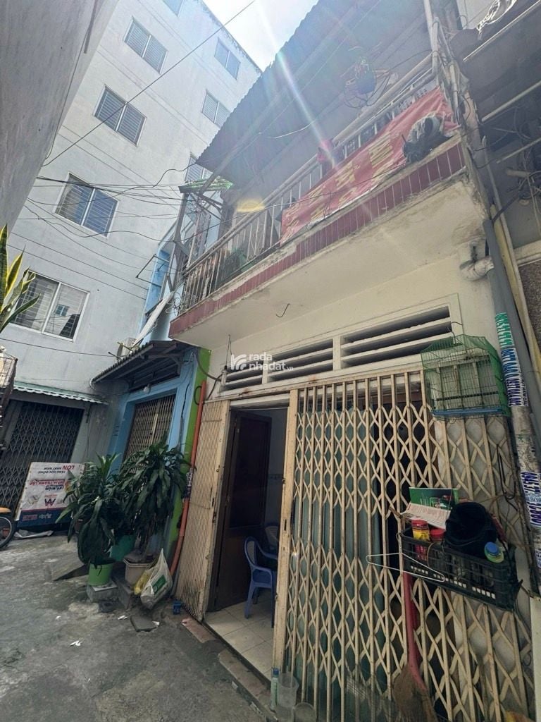 NGAY CHỢ VẢI, HẺM XE HƠI NGUYỄN SƠN, TÂN PHÚ, 43M2 NGANG HIẾM CÓ. GIẢM 550TR CHỈ 4.4T