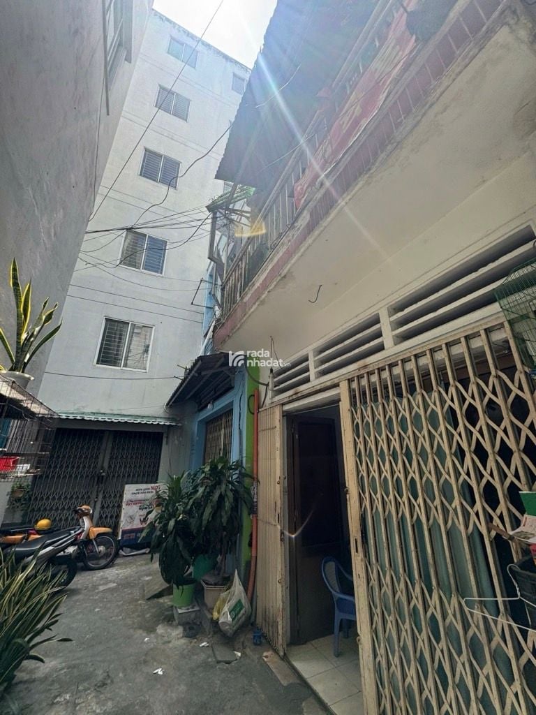 NGAY CHỢ VẢI, HẺM XE HƠI NGUYỄN SƠN, TÂN PHÚ, 43M2 NGANG HIẾM CÓ. GIẢM 550TR CHỈ 4.4T
