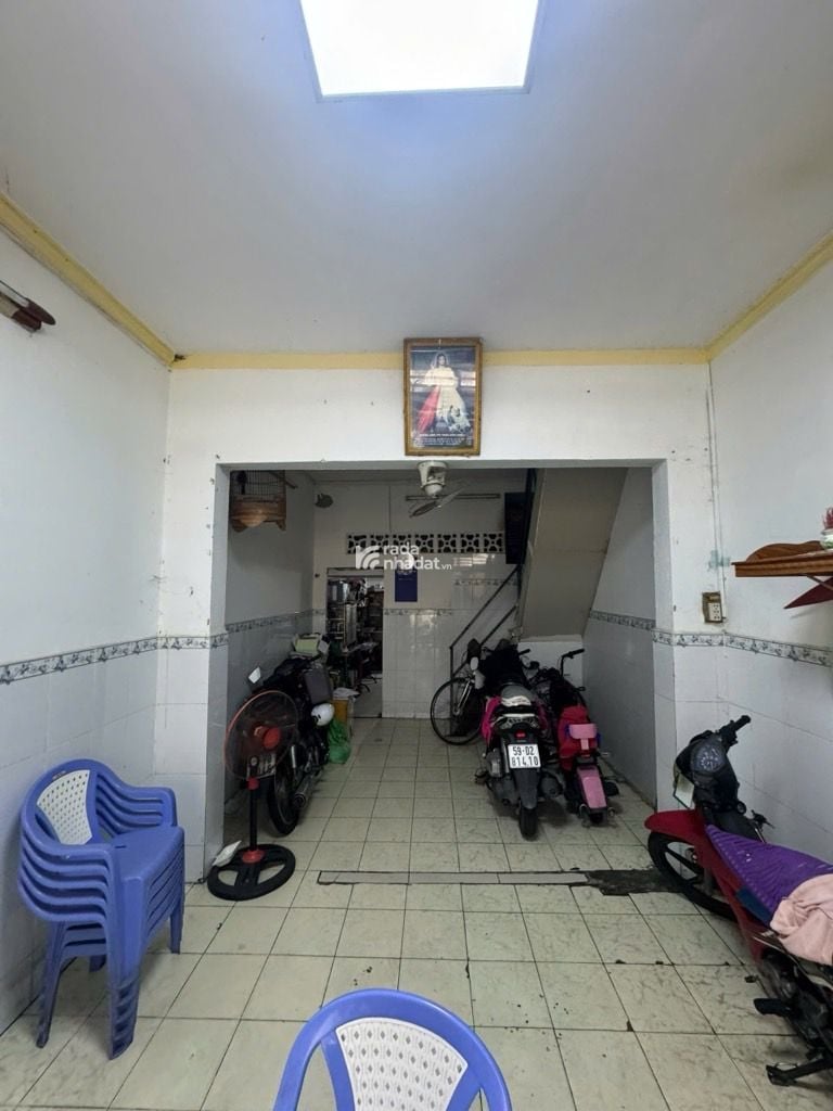 NGAY CHỢ VẢI, HẺM XE HƠI NGUYỄN SƠN, TÂN PHÚ, 43M2 NGANG HIẾM CÓ. GIẢM 550TR CHỈ 4.4T