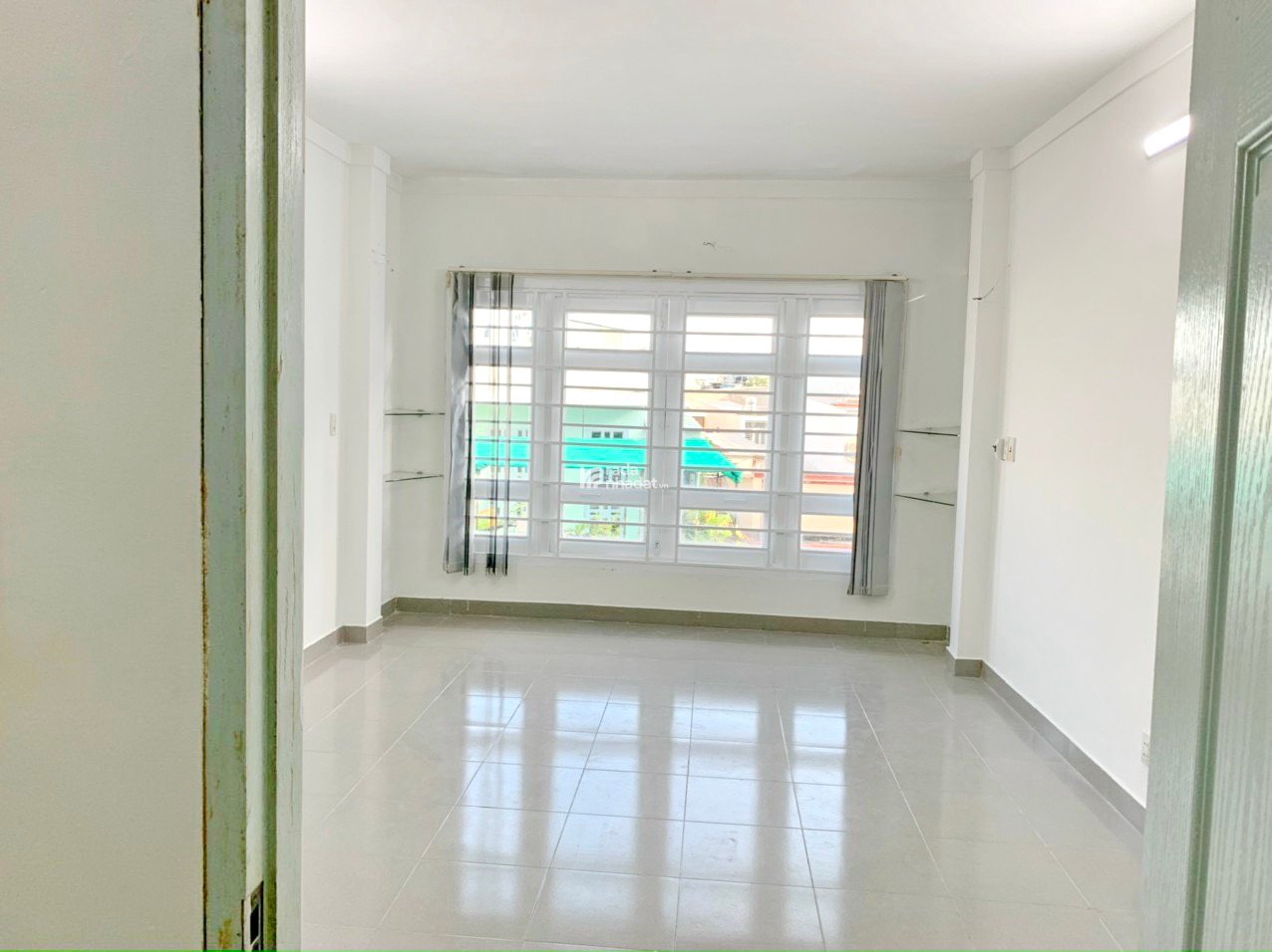 Bán nhà 3 lầu mặt tiền gần chợ Phạm Thế Hiển Phường 4 Quận 8