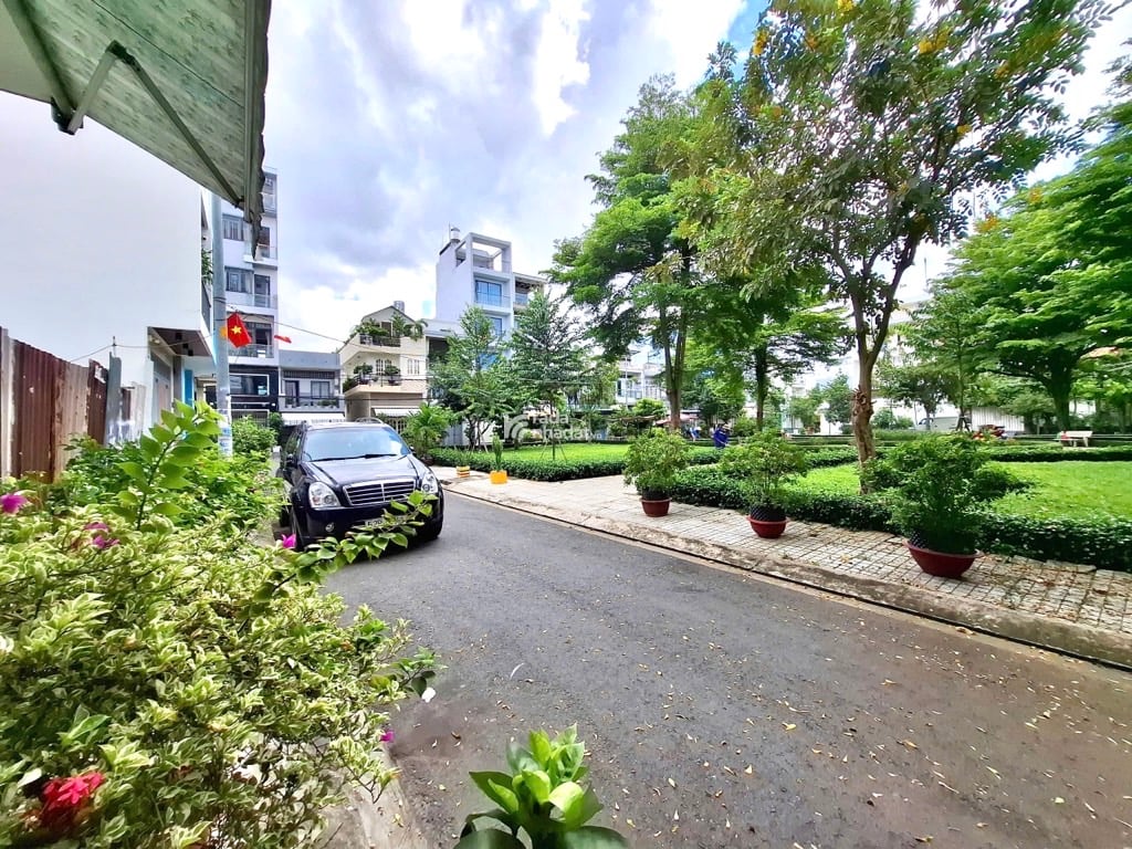 BÁN NHÀ MẶT TIỀN KHU BÔNG SAO QUẬN 8 128M2 23.5 TỶ 4 TẦNG CÔNG VIÊN TRƯỚC NHÀ
