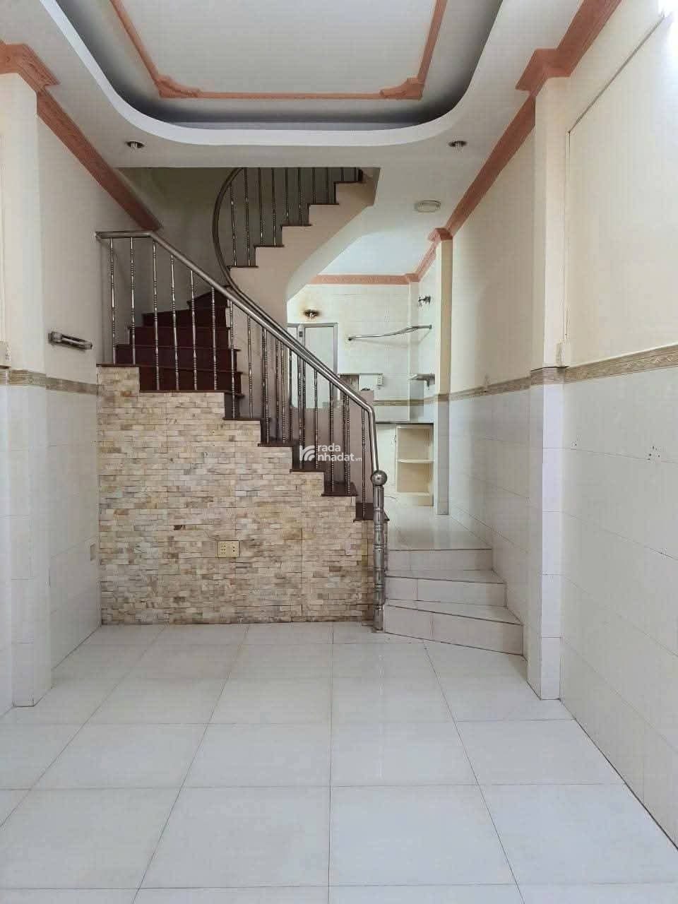 Cho thuê Nguyễn Thiện thuật p3, Q3 (ngay chợ bàn cờ). 