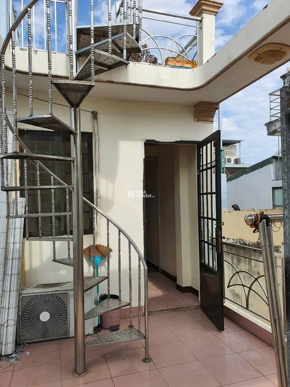 Cho thuê Nguyễn Thiện thuật p3, Q3 (ngay chợ bàn cờ). 