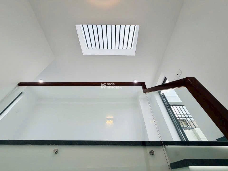 Nhà giá rẻ DT 49,2m2 giá 3tỷ250 đường Phan Đăng Lưu P3 Phú Nhuận 