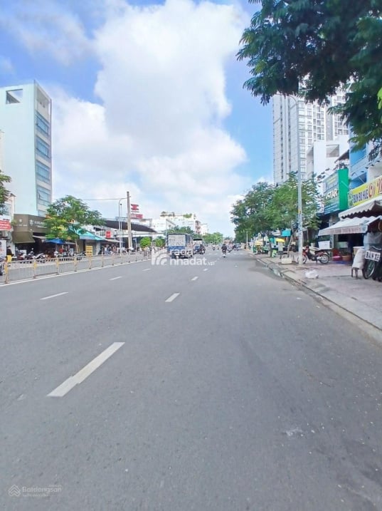 Bán tòa nhà Lý Chiêu Hoàng Q6 (4,2x27) hầm 8 lầu. Giá 17 tỷ 