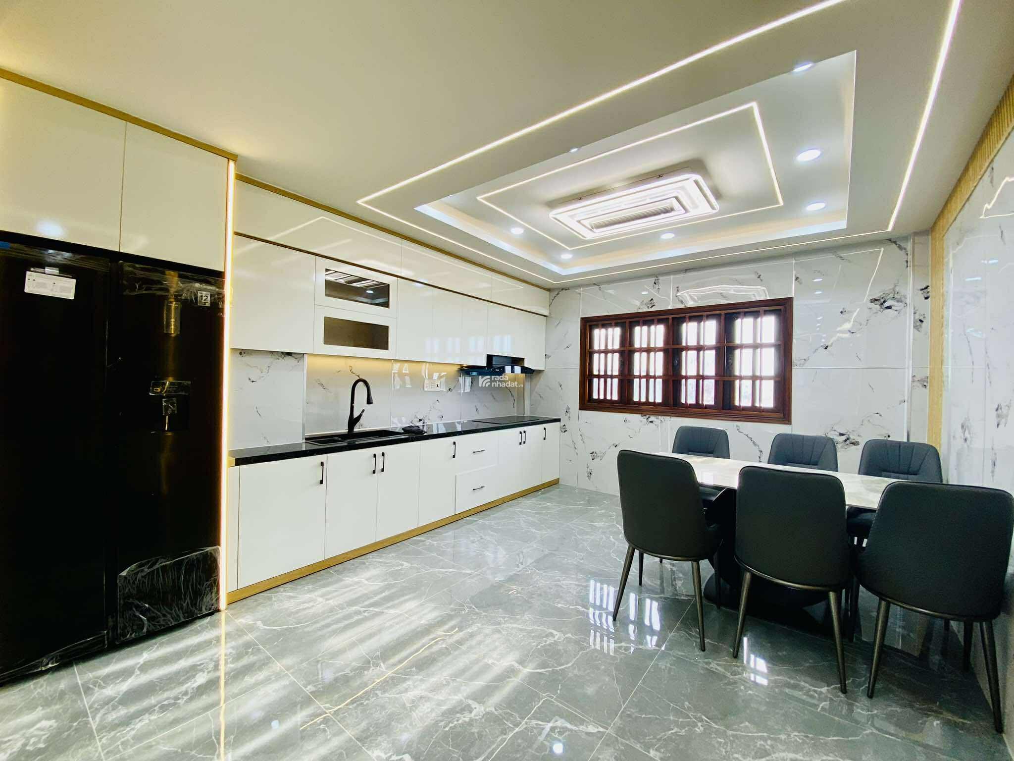 NHÀ ĐẸP LUNG LINH 2 MẶT HẺM OTO - 5 TẦNG ĐÚC 4 PN - 58m2 6.6 TỶ
