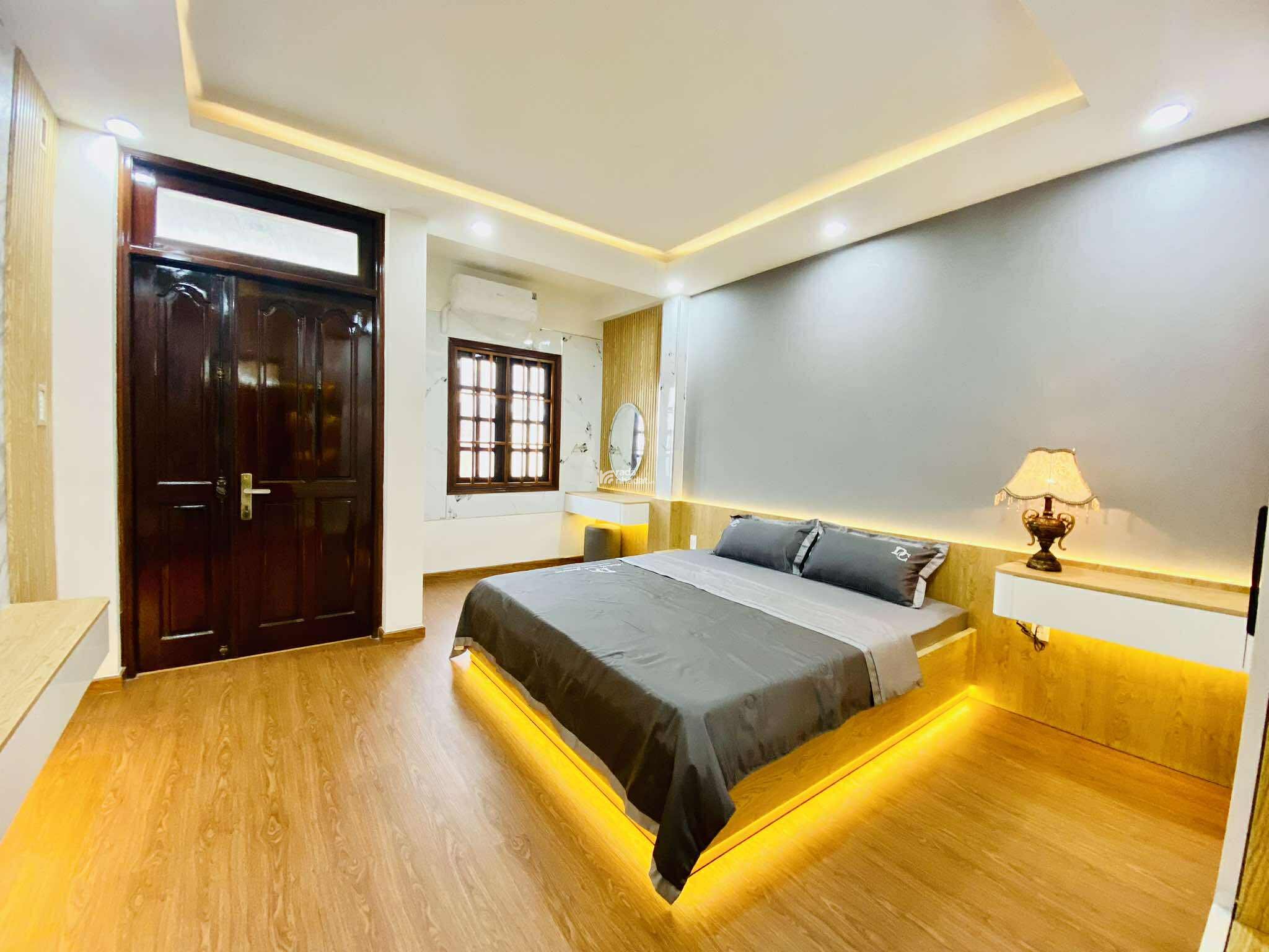 NHÀ ĐẸP LUNG LINH 2 MẶT HẺM OTO - 5 TẦNG ĐÚC 4 PN - 58m2 6.6 TỶ