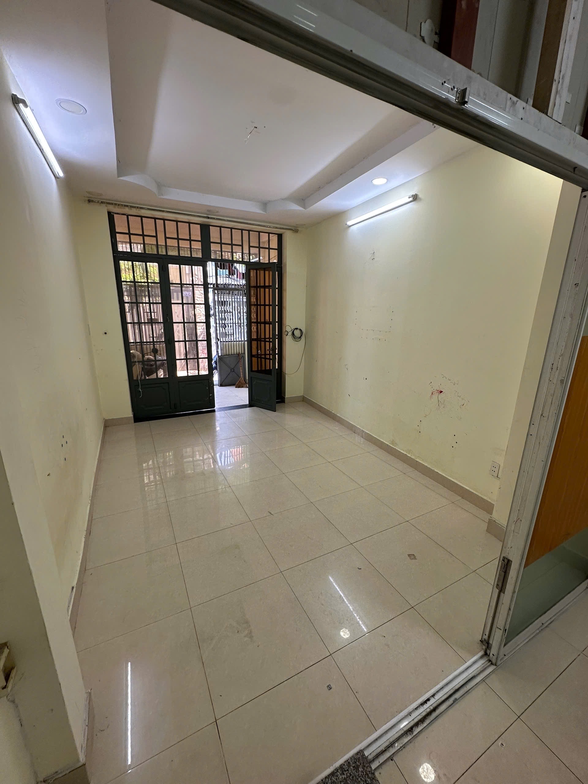 BÁN NHÀ HẺM 1074 PHẠM THẾ HIỂN P5 Q8 CÁCH MẶT TIỀN ĐƯỜNG 30M