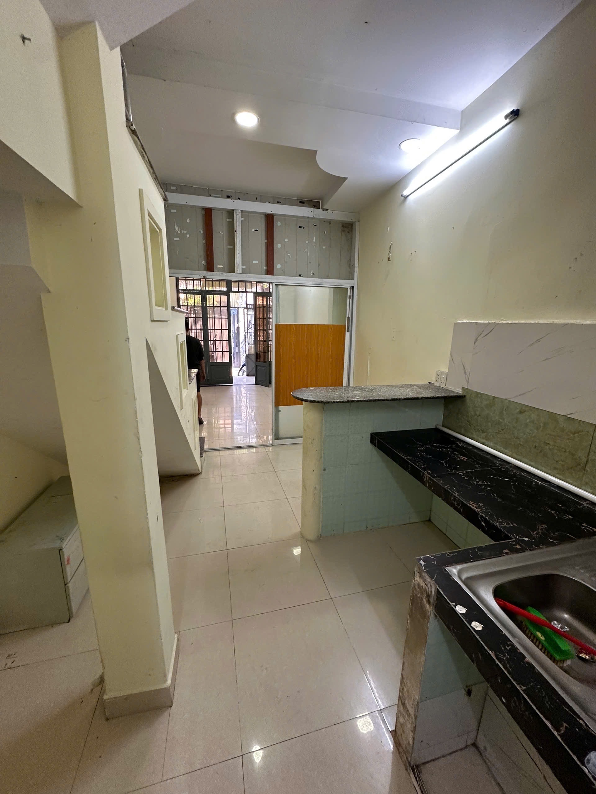 BÁN NHÀ HẺM 1074 PHẠM THẾ HIỂN P5 Q8 CÁCH MẶT TIỀN ĐƯỜNG 30M