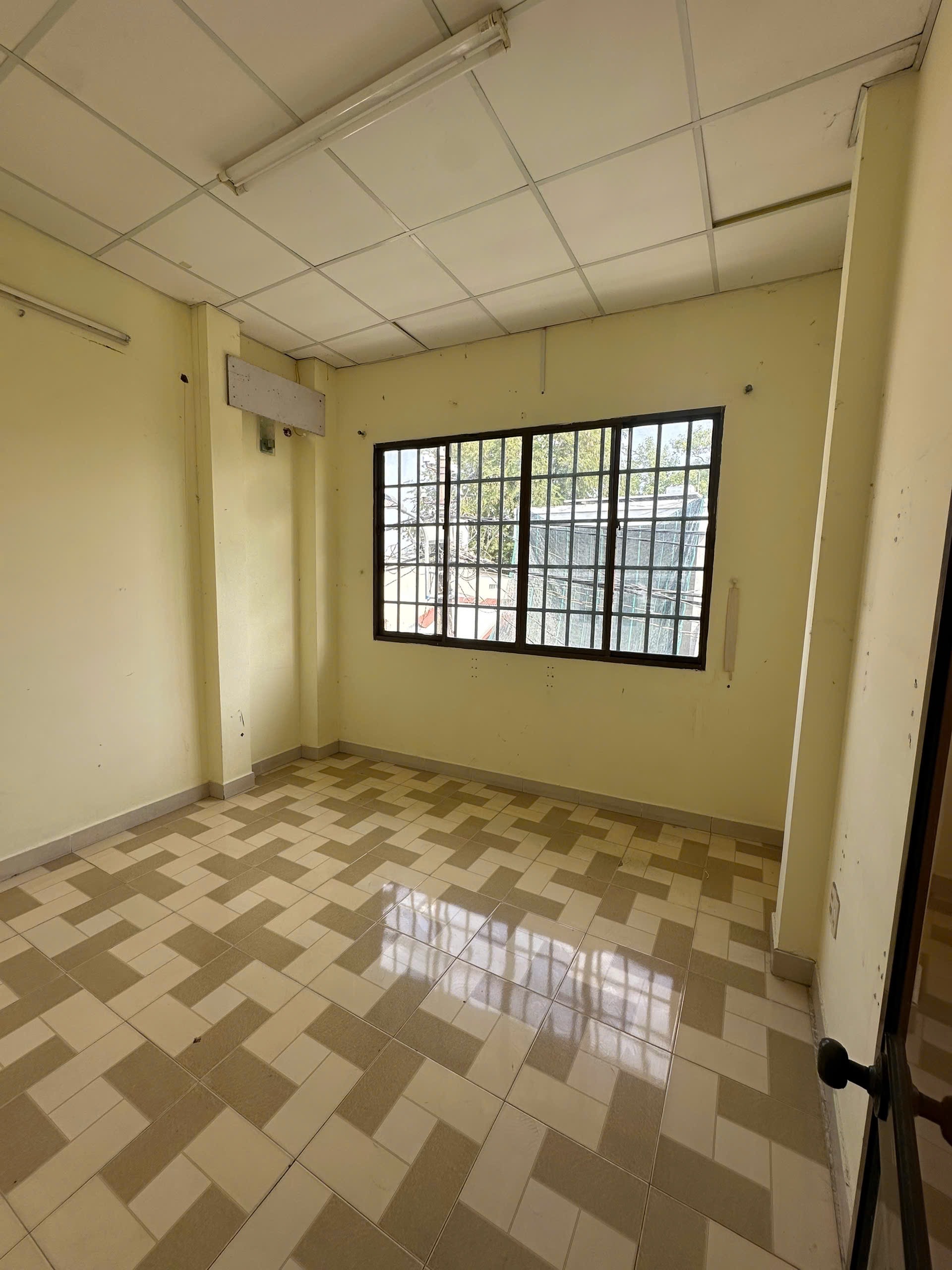 BÁN NHÀ HẺM 1074 PHẠM THẾ HIỂN P5 Q8 CÁCH MẶT TIỀN ĐƯỜNG 30M