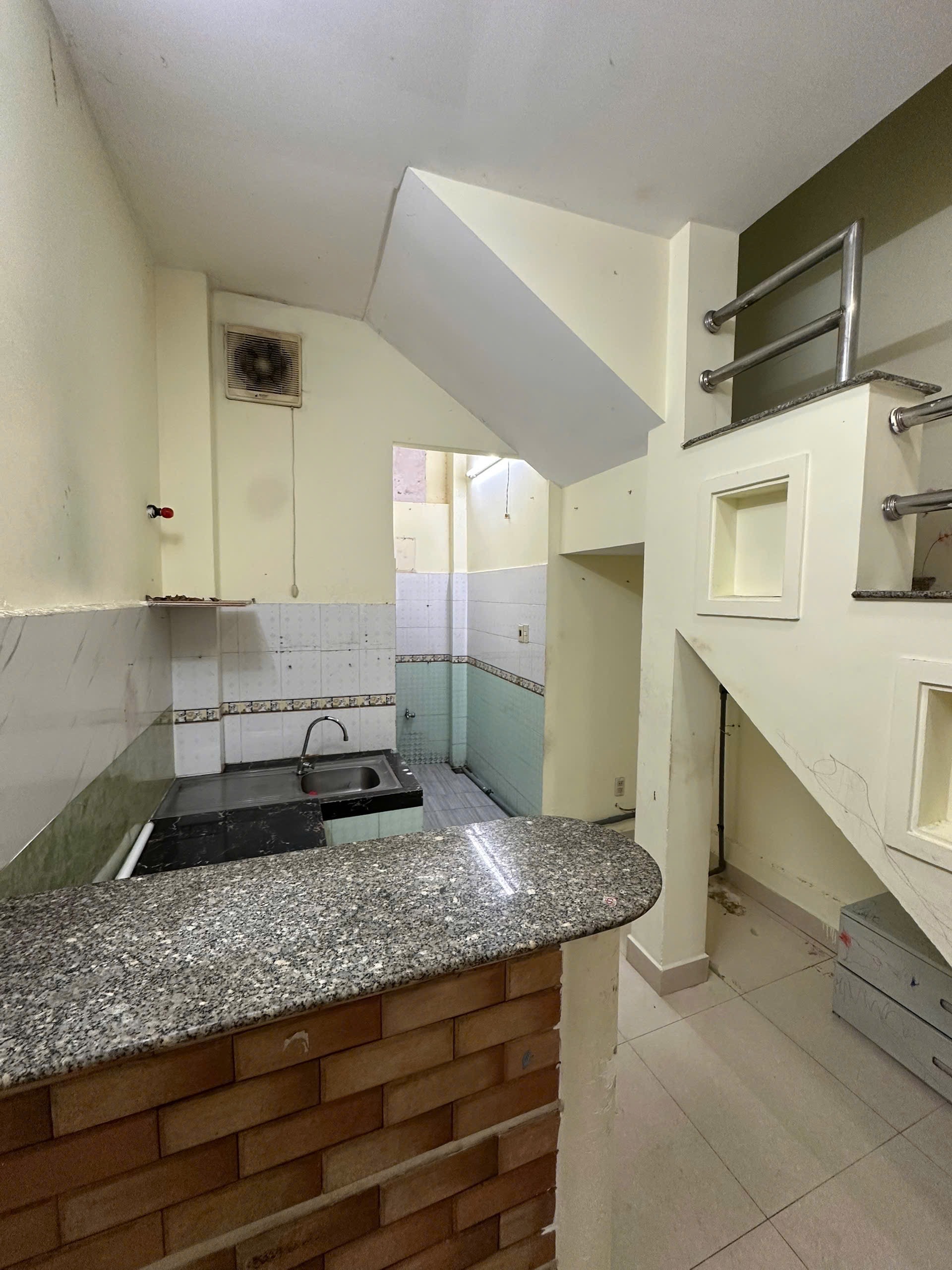 BÁN NHÀ HẺM 1074 PHẠM THẾ HIỂN P5 Q8 CÁCH MẶT TIỀN ĐƯỜNG 30M