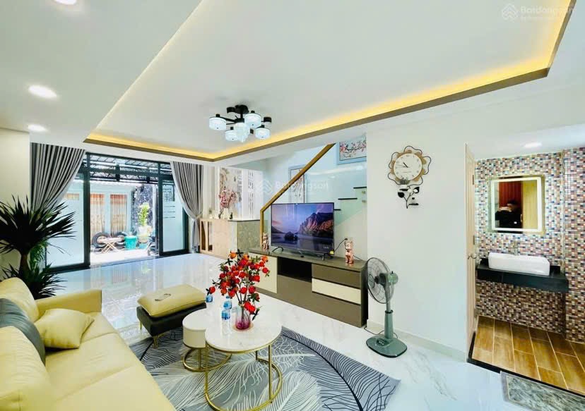 CHÚ Vinh bán Nhà đẹp Rẻ 48,8m2 3 tỷ 550tr đường Đoàn Thị Điểm P1 Phú Nhuận HCM