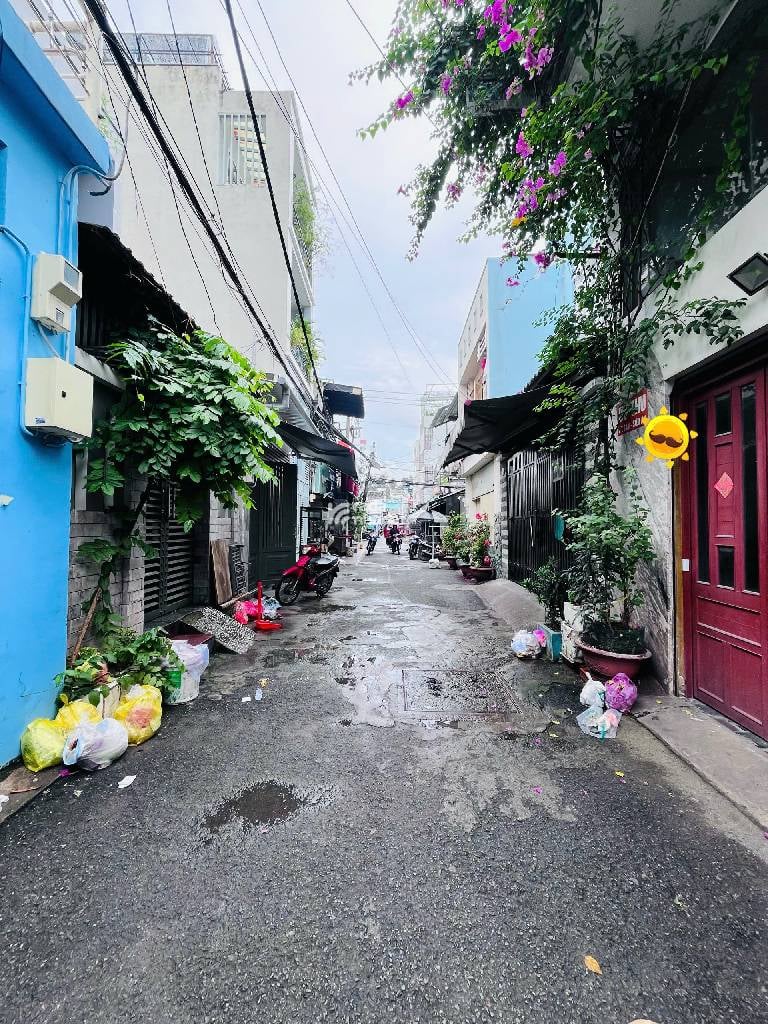 Bán nhà đẹp, đường Dương Bá Trạc, ngang 3,8m, ngay khu làng ốc, Phường 1, Q8.