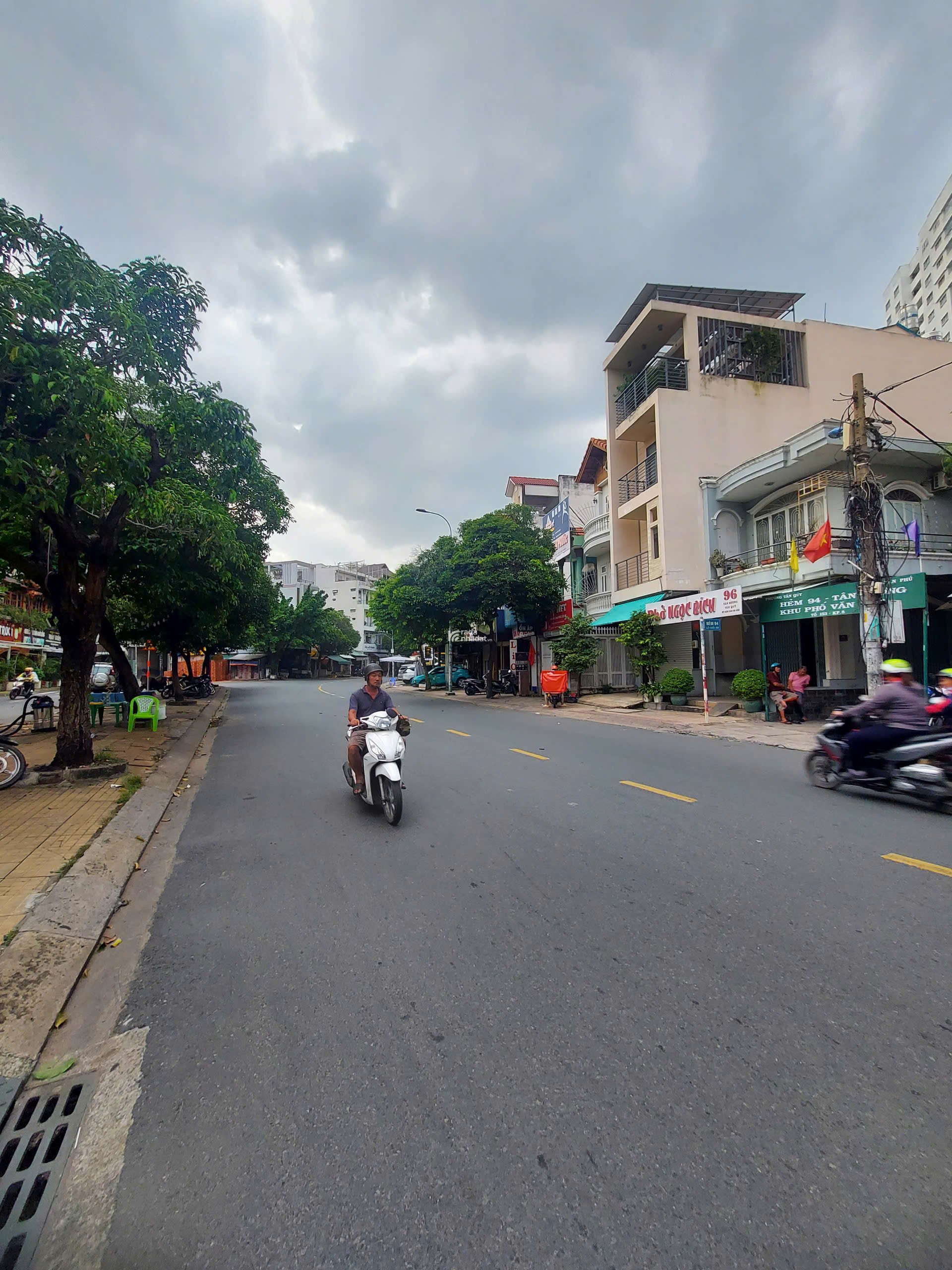 Bán nhà MT Tân Hương, phường Tân Quý, quận Tân Phú.