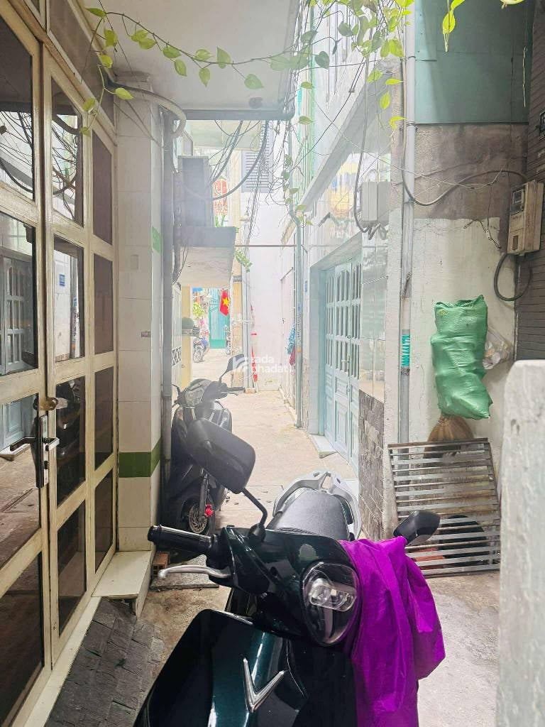 SÁT VÁCH QUẬN 1, ĐIỆN BIÊN PHỦ, BÌNH THẠNH, 43M2 TIỆN XÂY. GIẢM 550TR CHỈ CÒN 3.79T TL 