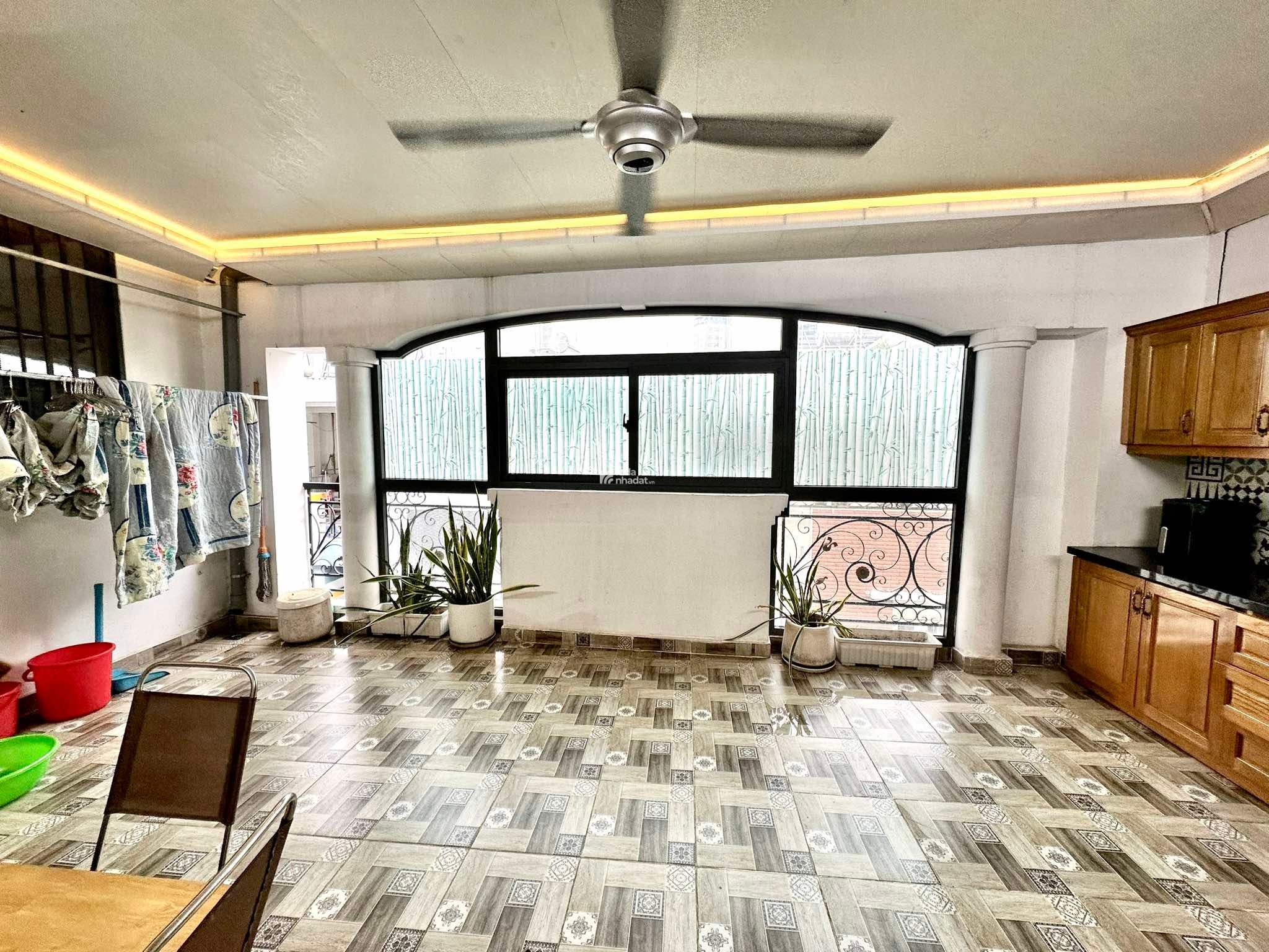 XE TẢI ĐỖ CỬA NGUYỄN XÍ - NHÀ 5 TẦNG 6PN NGANG KHỦNG 7M - DTS 172M2 - 9.5T