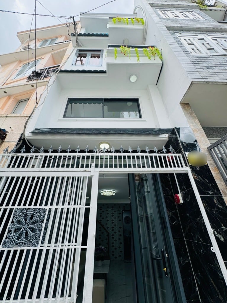 KHU PHAN XÍCH LONG VẠN KIẾP, PHÚ NHUẬN - 4 TẦNG, 3 PN, 3 WC - HẺM TRƯỚC NHÀ 5M - FULL NỘI THẤT