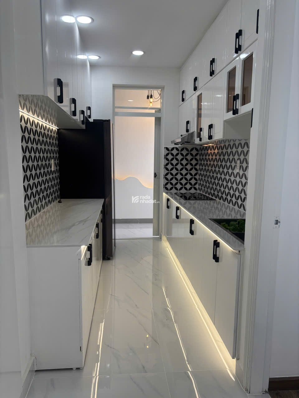 Bán căn hộ sky garden 3, PMH, Q7, DT 84m2, TK 3 PN, nhà mới, giá chỉ 6,1 tỷ 