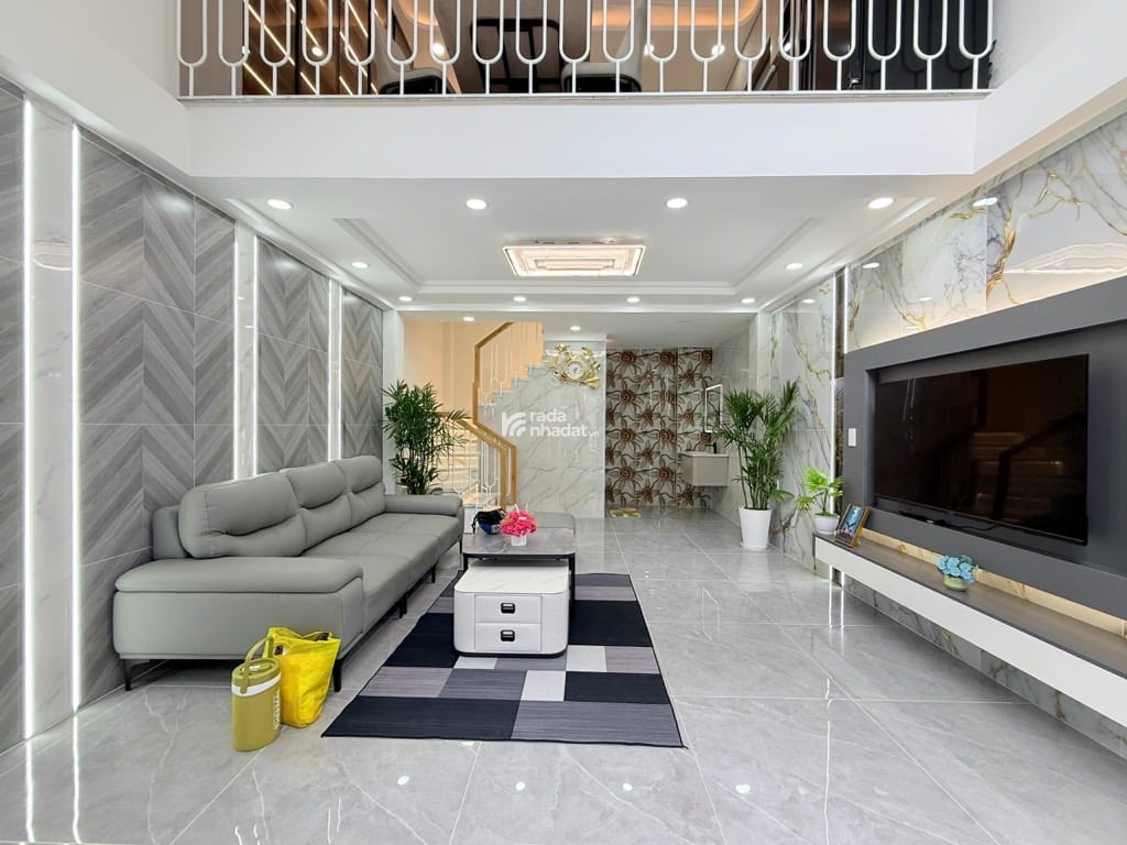 Nhà siêu đẹp, ngang lớn sổ vuông. Không lỗi phong thủy hẻm thông kinh doanh ô tô vào nhà