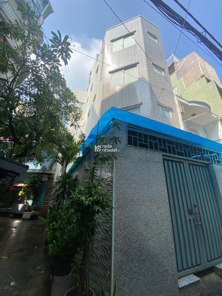  Vị trí: Khu vực giáp Phú Nhuận. Giao thông thuận tiện di chuyển các Quận Trung tâm