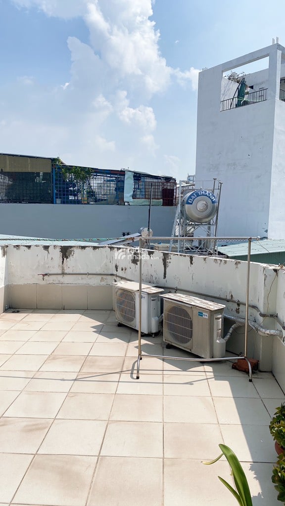  Vị trí: Khu vực giáp Phú Nhuận. Giao thông thuận tiện di chuyển các Quận Trung tâm