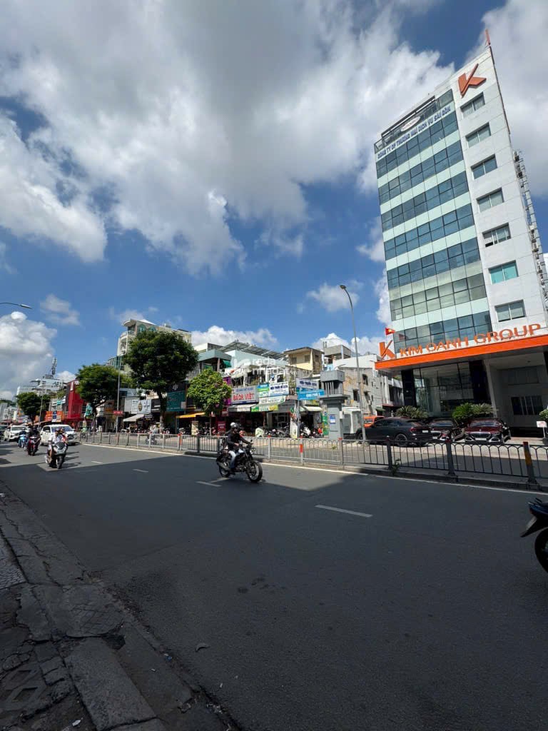 MT XÔ VIẾT NGHỆ TĨNH - NGAY NGÃ 4 HÀNG XANH - 83M2 - 80 TR/TH - 4 TẦNG - 39 TỶ