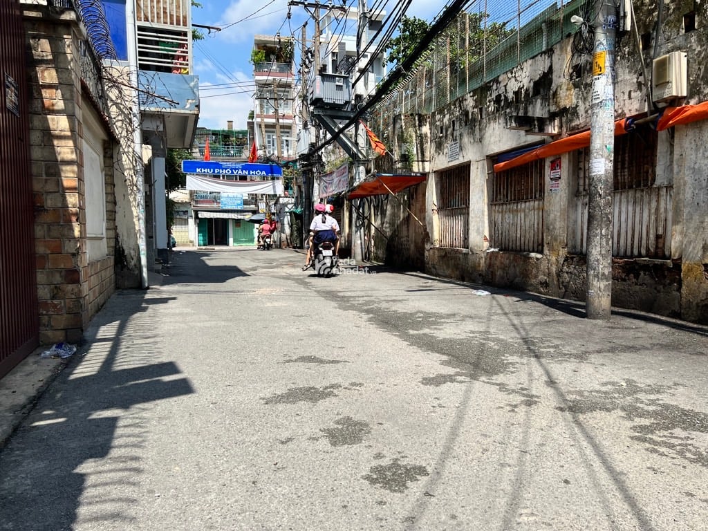 NGAY CHỢ BÀ CHIỂU, GIÁ SIÊU RẺ. VŨ TÙNG, BÌNH THẠNH, 81M2 Ở NGAY. GIẢM 350TR CHỈ 9.3T 