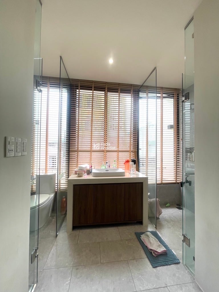 Bán nhà 2 mặt tiền hẽm ô tô đường nguyễn hữu tiến tây thạnh