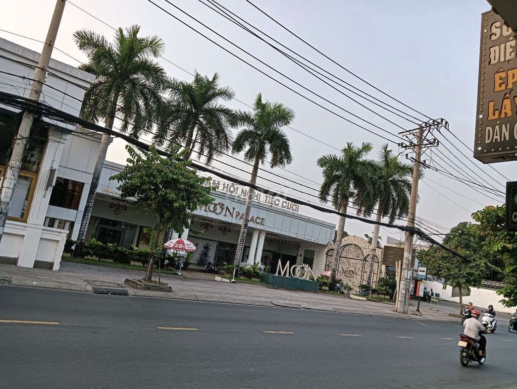 MẶT TIỀN KINH DOANH ĐA NGÀNH GẦN PHẠM VĂN ĐỒNG CÓ DÒNG TIỀN 120m2 CHỈ 21,5 TỶ