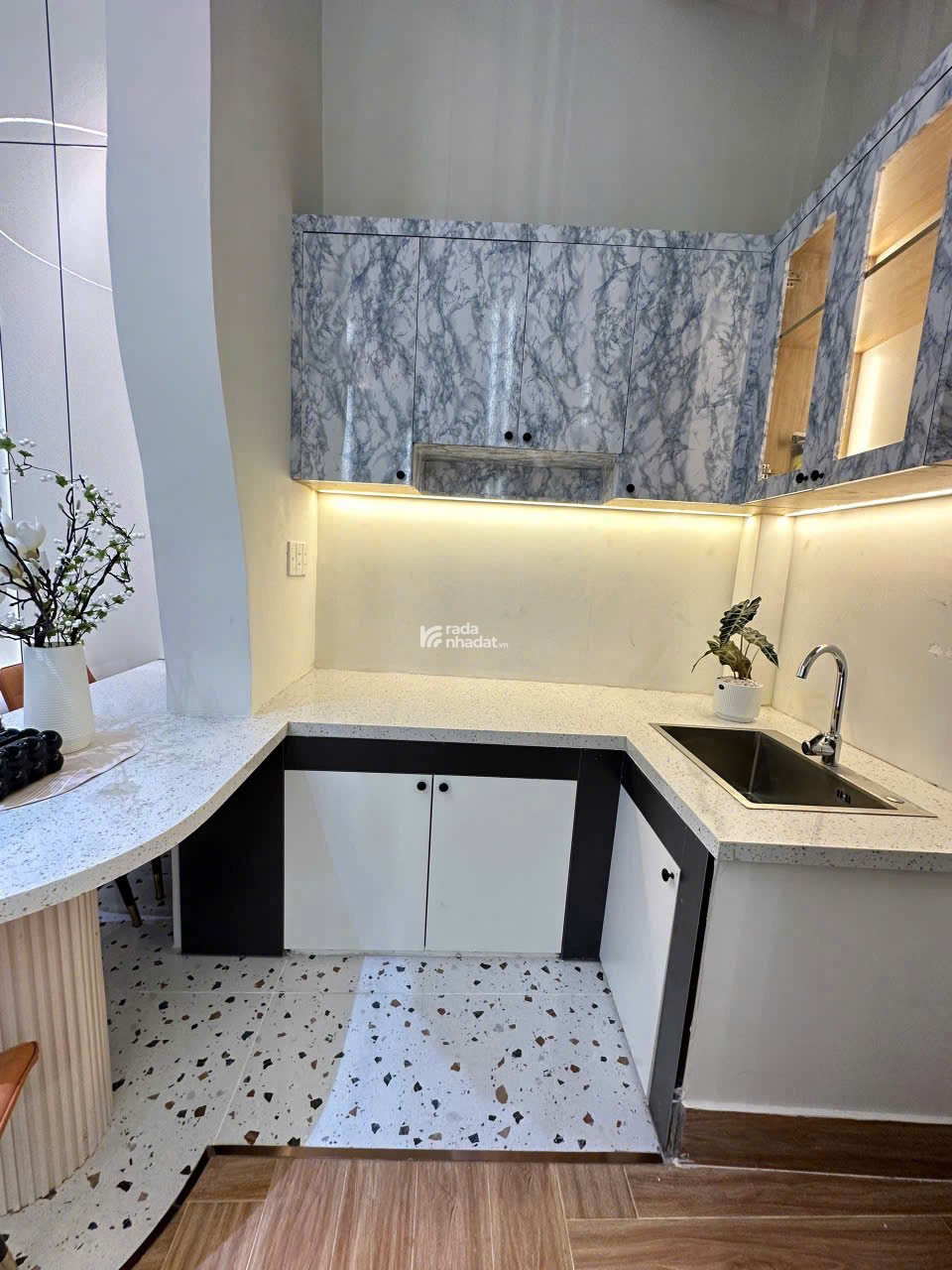 Siêu Phẩm HXH PHẠM VĂN HAI P5 Tân Bình - Nhà 3 Tầng Ngay Trung Tâm Giáp Ranh Q3 Q10