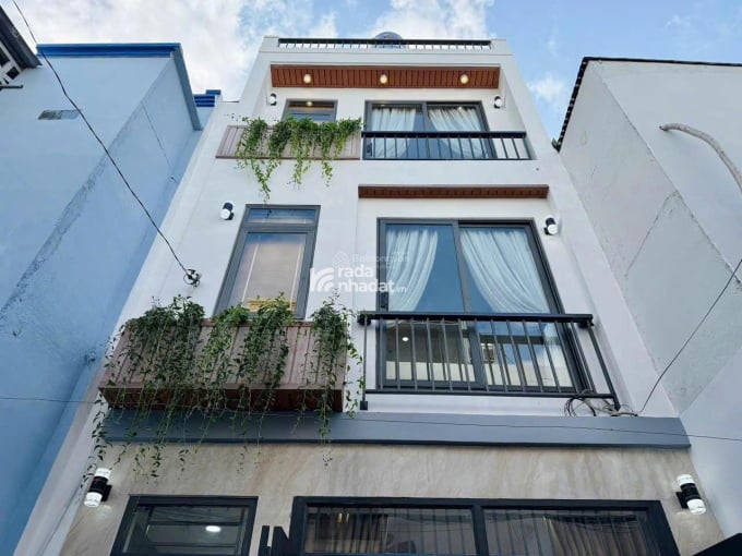 Bán nhà sổ riêng gần sân bay giá siêu đẹp, đường Cửu Long, Phường 2, Tân Bình SHR