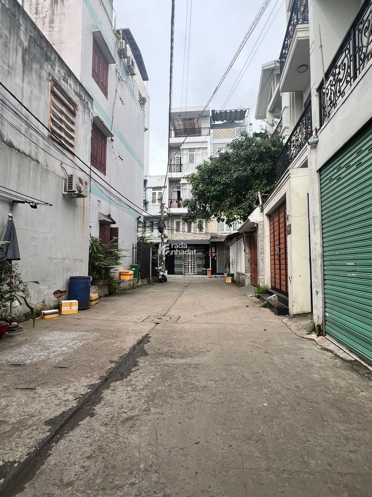 THICH HỢP MUA ĐẦU TƯ  - HẺM Ô TÔ - SÁT MẶT TIỀN LÊ VĂN QUỚI - NGAY NGÃ TƯ 4 XÃ  GIÁ 6.5 TỶ (TL) 