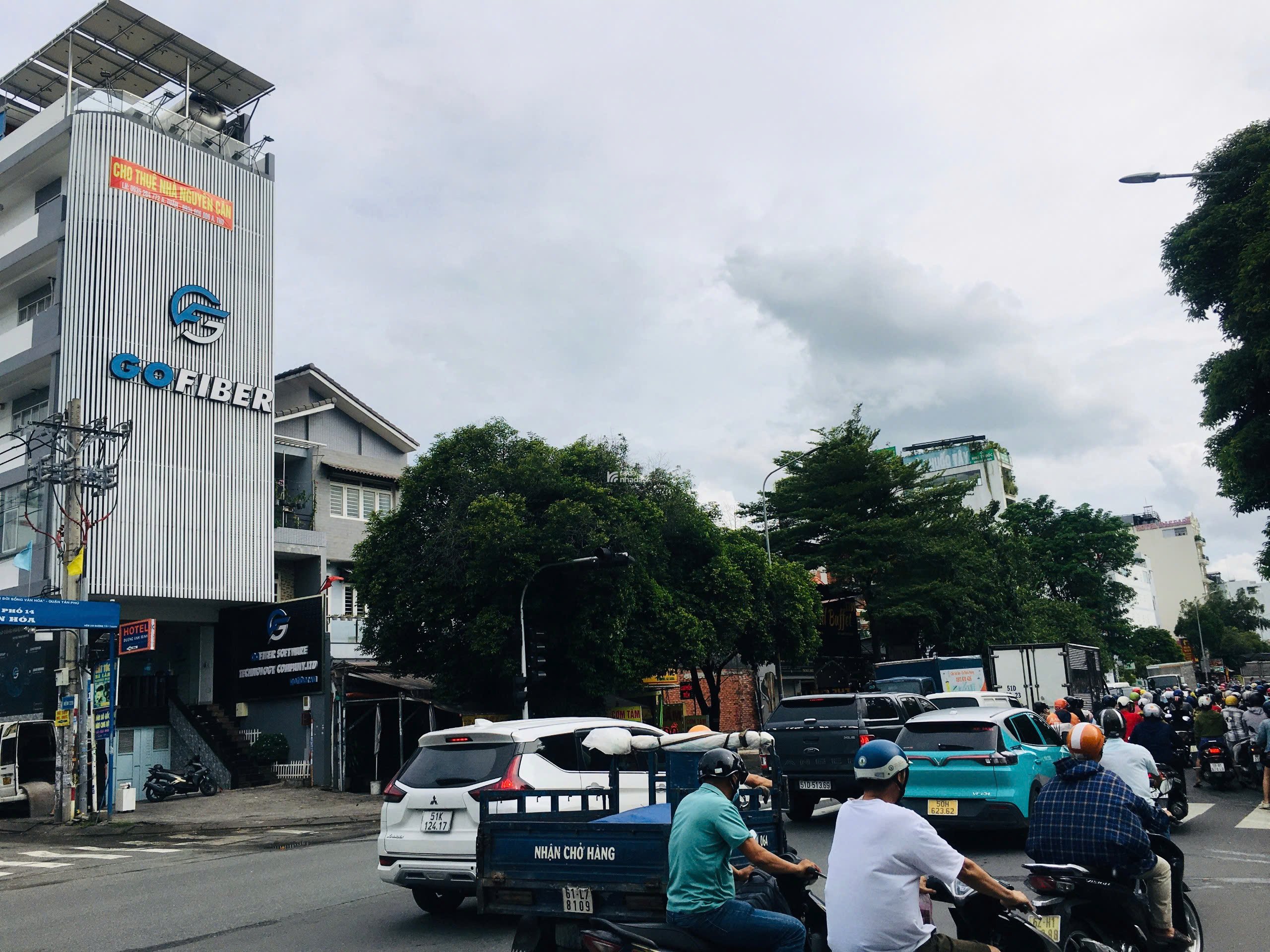 Cho thuê Tòa nhà 7 tầng, 2 mặt tiền ngay ngã tư Tây Thạnh - Vị trí vàng, sẵn sàng kinh doanh