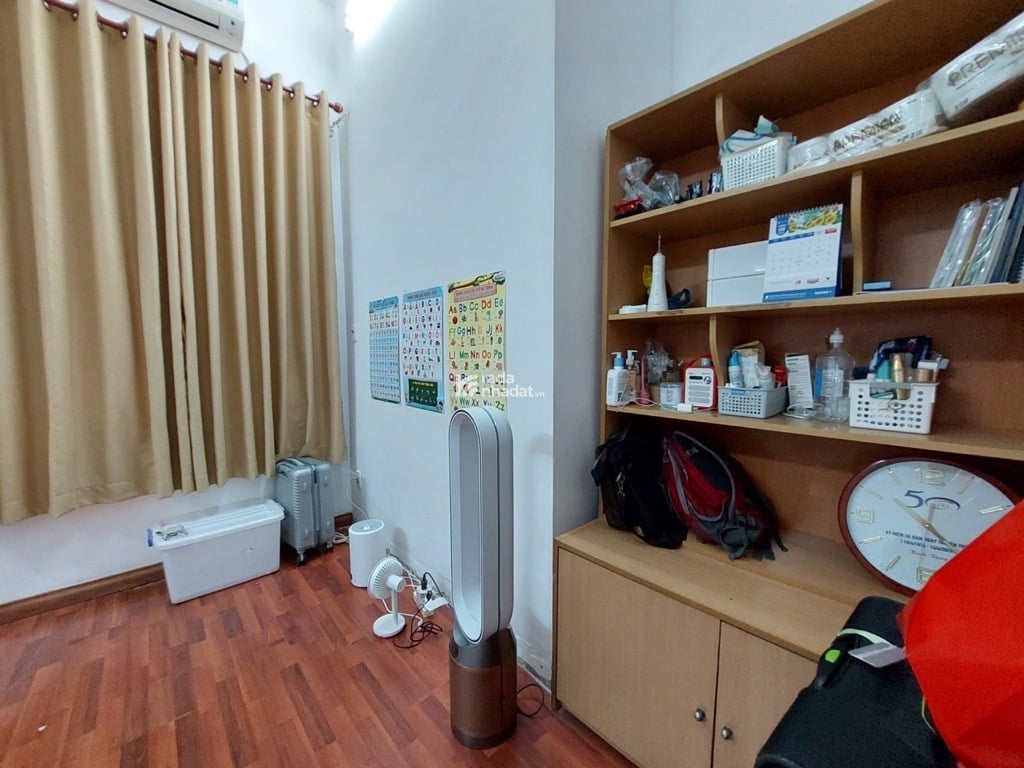 BÁN NHÀ HẺM XE HƠI ÚT TỊCH 65M2 3 TẦNG GIẢM GIÁ CÒN 11.5 TỶ KHU TRUNG TÂM TÂN BÌNH