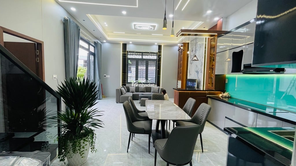 BIỆT THỰ MINI NGANG KHỦNG 9M - THỚI TAM THÔN - HÓC MÔN -  FULL NỘI THẤT LUNG LINH - 6.4 TỶ