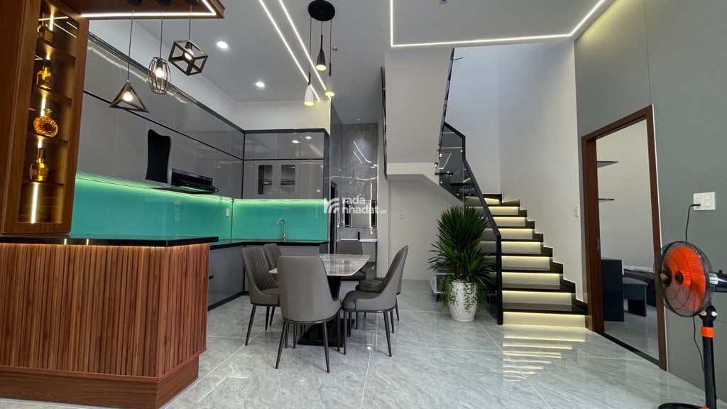 BIỆT THỰ MINI NGANG KHỦNG 9M - THỚI TAM THÔN - HÓC MÔN -  FULL NỘI THẤT LUNG LINH - 6.4 TỶ