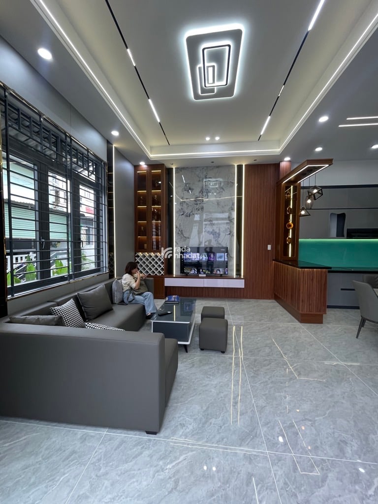 BIỆT THỰ MINI NGANG KHỦNG 9M - THỚI TAM THÔN - HÓC MÔN -  FULL NỘI THẤT LUNG LINH - 6.4 TỶ