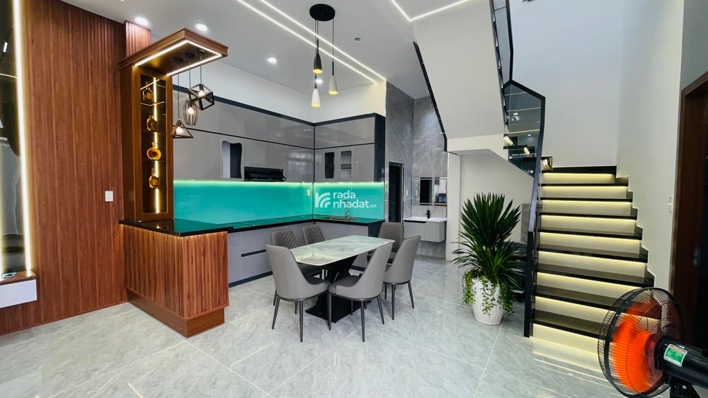 BIỆT THỰ MINI NGANG KHỦNG 9M - THỚI TAM THÔN - HÓC MÔN -  FULL NỘI THẤT LUNG LINH - 6.4 TỶ