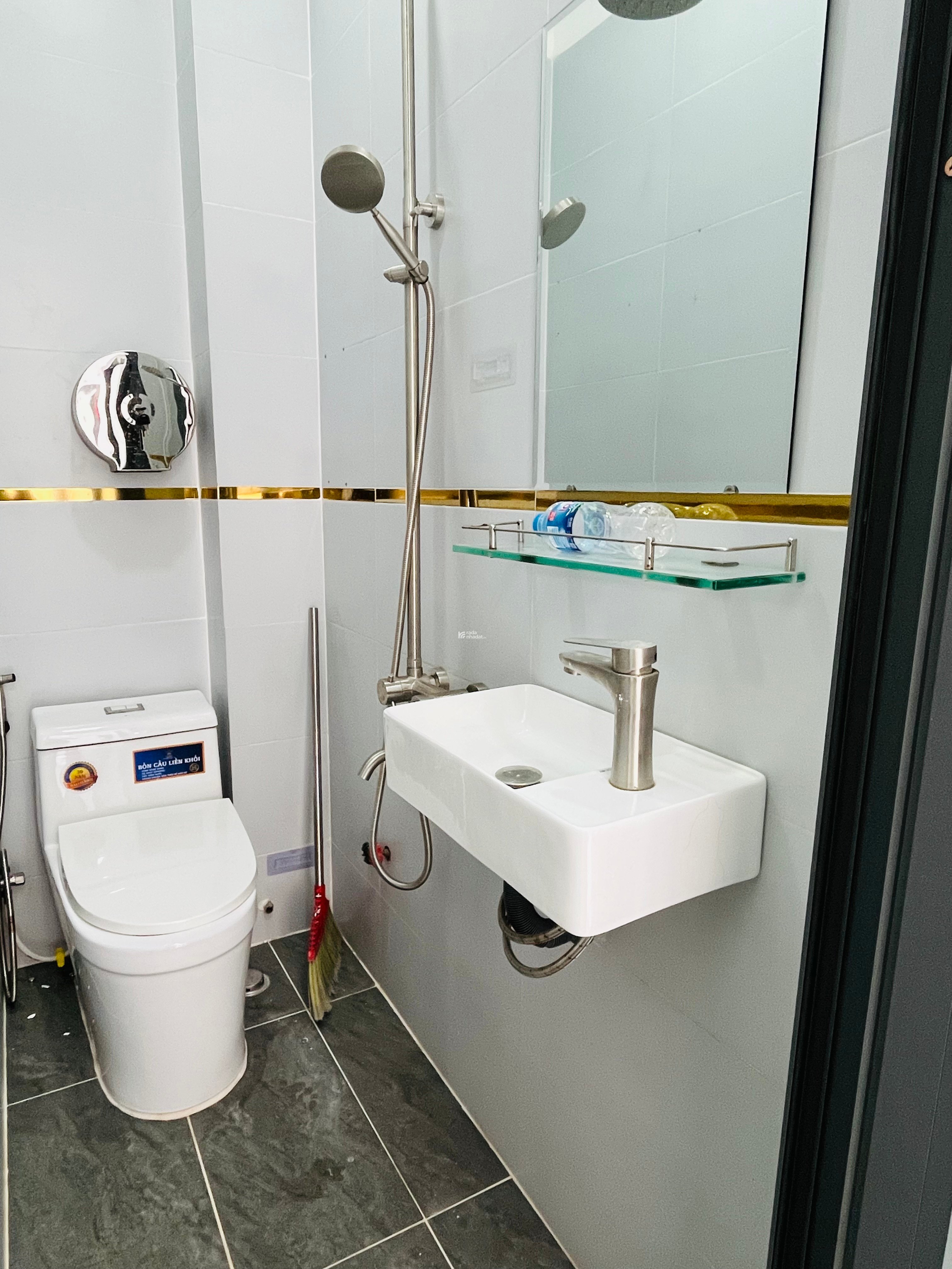 Nhà bán mới 100% SHR Bình Tân 2ty3 tl