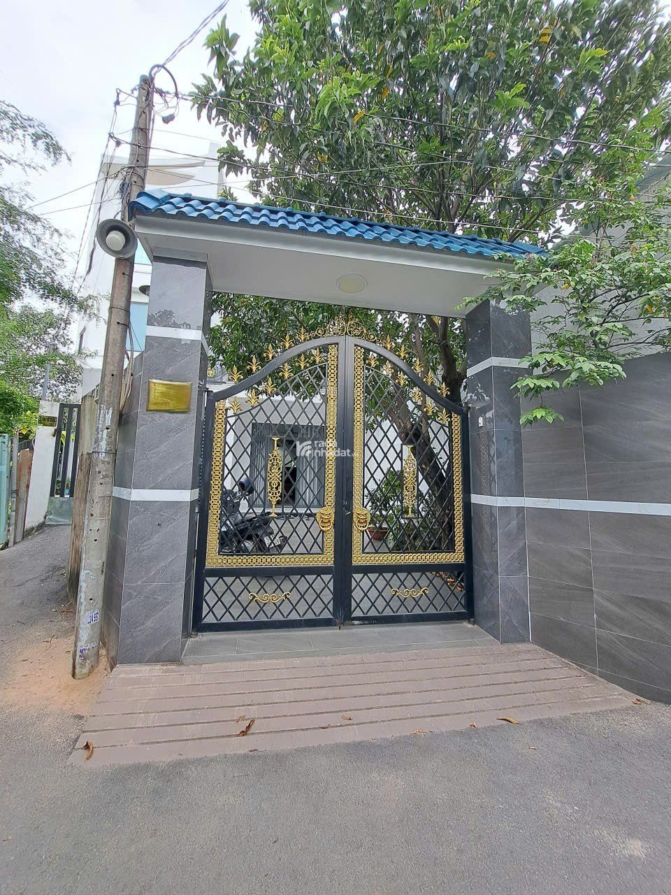 NHÀ MỚI ĐẸP Ở NGAY, XE HƠI NGỦ TRONG NHÀ, SÁT ĐƯỜNG VÀNH ĐAI 2; 6X30 CHỈ 15 TỶ.