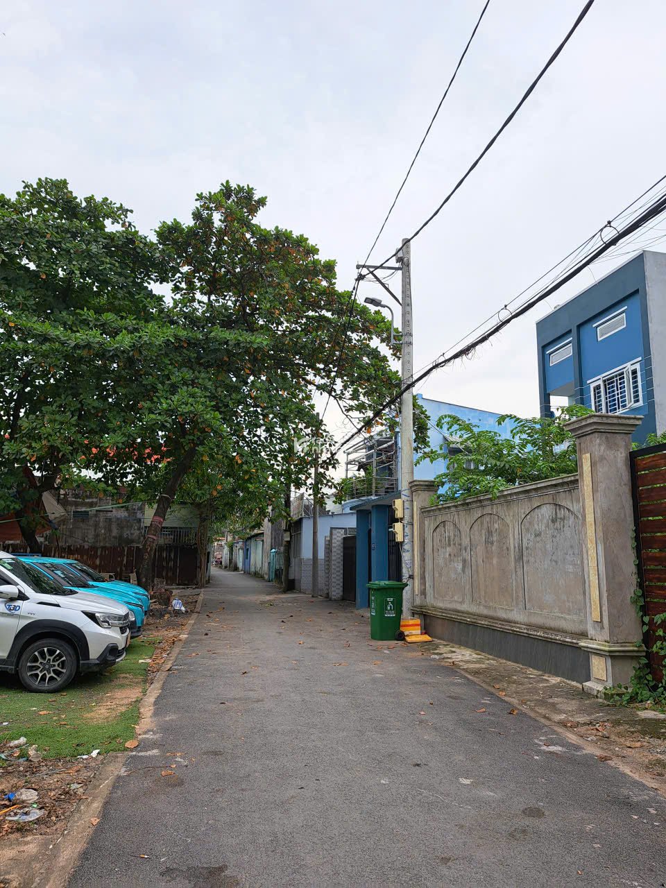 NHÀ MỚI ĐẸP Ở NGAY, XE HƠI NGỦ TRONG NHÀ, SÁT ĐƯỜNG VÀNH ĐAI 2; 6X30 CHỈ 15 TỶ.