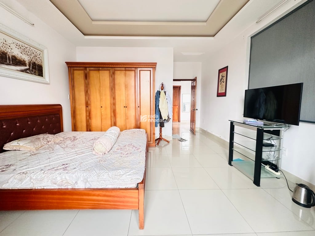 BÁN NHÀ TẶNG NỘI THẤT 800 TRIỆU, DT 125M2, NGANG 7M, 7WC, LÊ VĂN THỌ GV, Ô TÔ PHÒNG VIP, CHỈ 16 TỶ