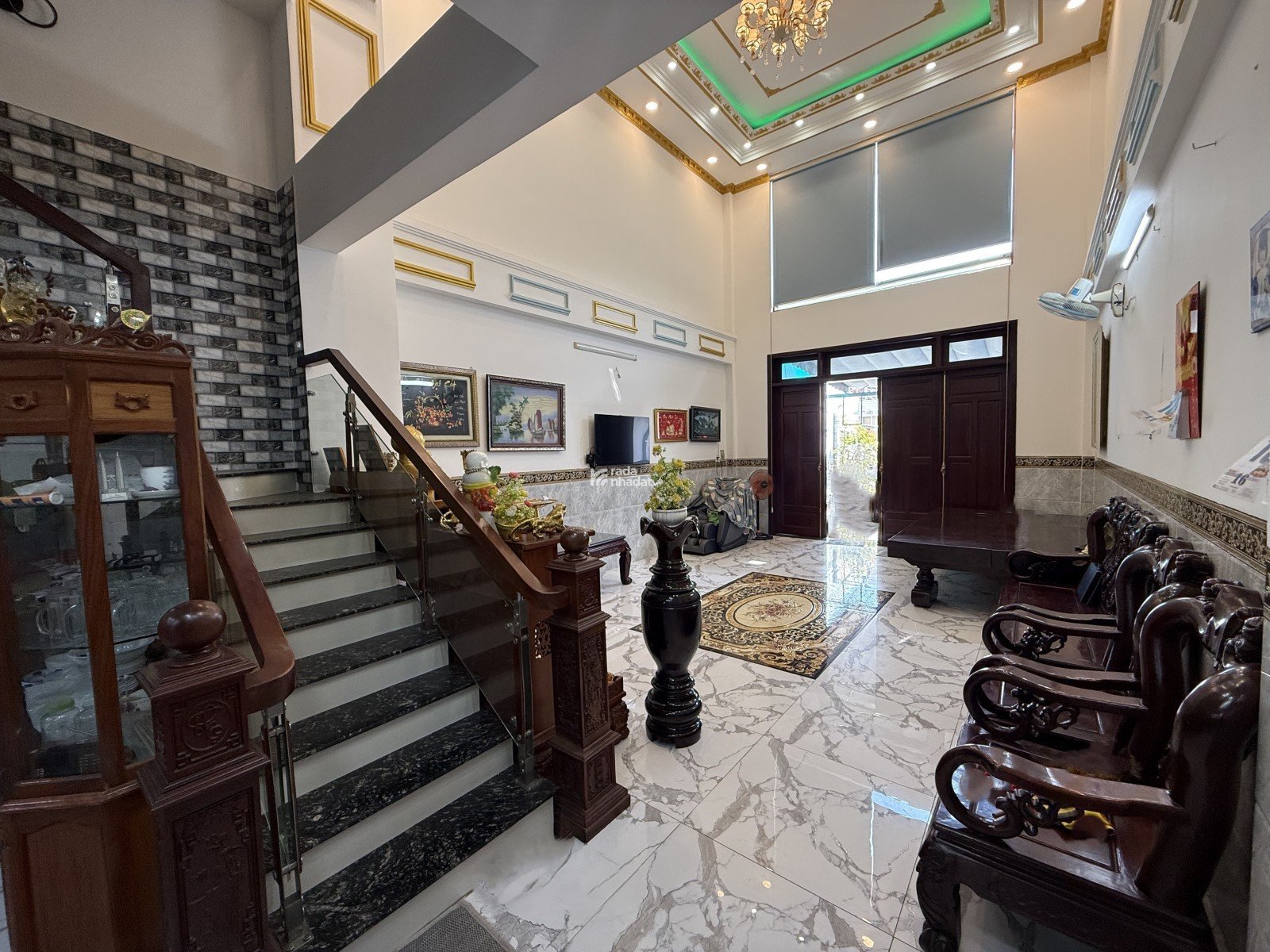 Nhà phố 3 lầu hẻm 8m Tô Ngọc Vân ngang 5.3m 132m2 ở ngay tặng NT đẹp chỉ 12.3 tỷ.